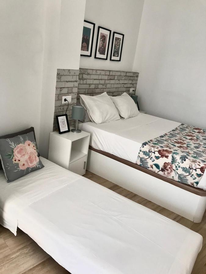 Apartamentos Elite - Art Collection - Frida Mérida Luaran gambar