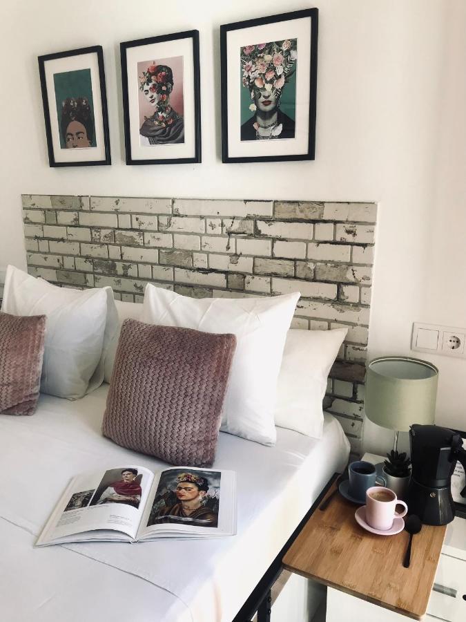 Apartamentos Elite - Art Collection - Frida Mérida Luaran gambar