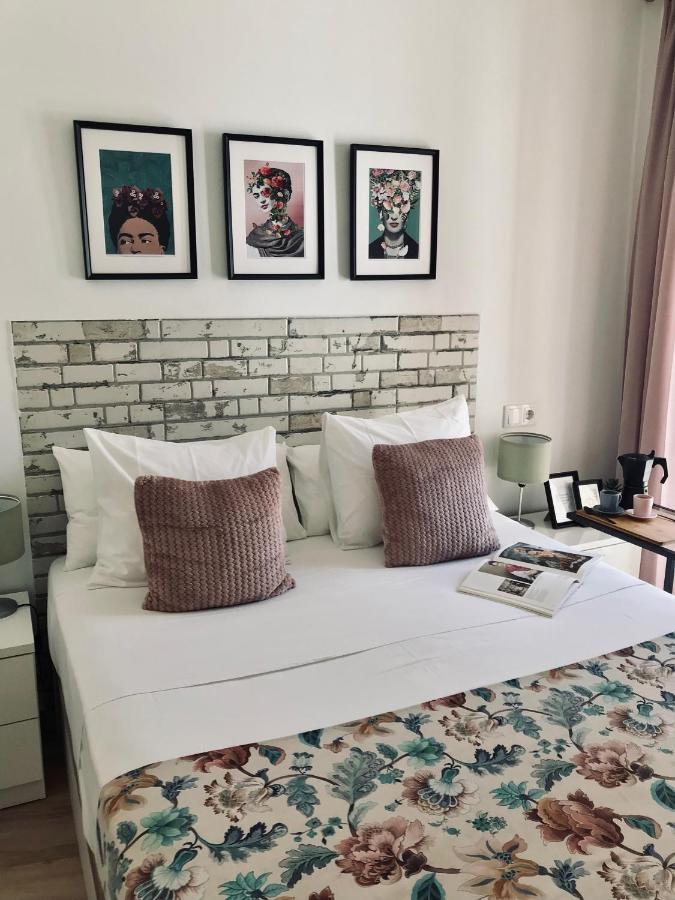 Apartamentos Elite - Art Collection - Frida Mérida Luaran gambar